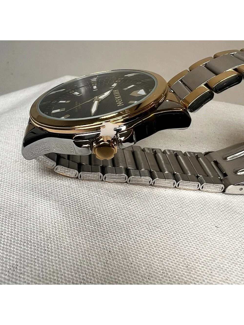 MIYKON Men's Two-Tone Watch Black Dial Gold Bezel 46mm  (Y2E02)